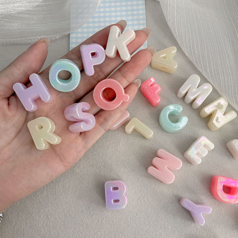 Jewelry Making Course - Cuentas de Letras Acrílicas Iridiscentes de