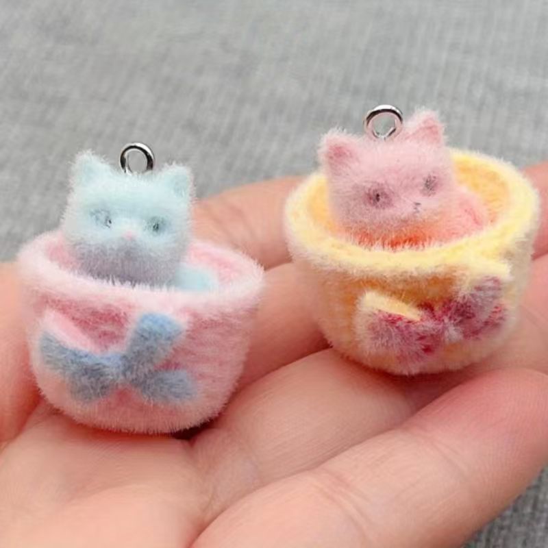 4 colgantes de gato de resina  - Jewelry Making Party reseña y precio